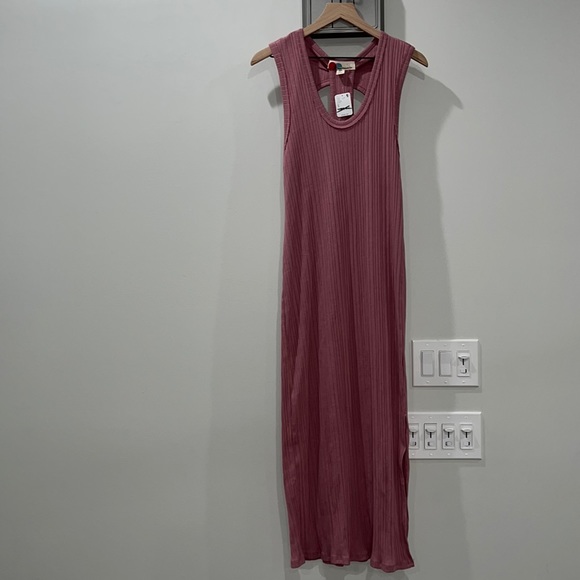 Free People Dresses & Skirts - NWOT FREE PEOPLE BEACH MAUVE SCOOP NECK RACERBACK MIDI DRESS Z554